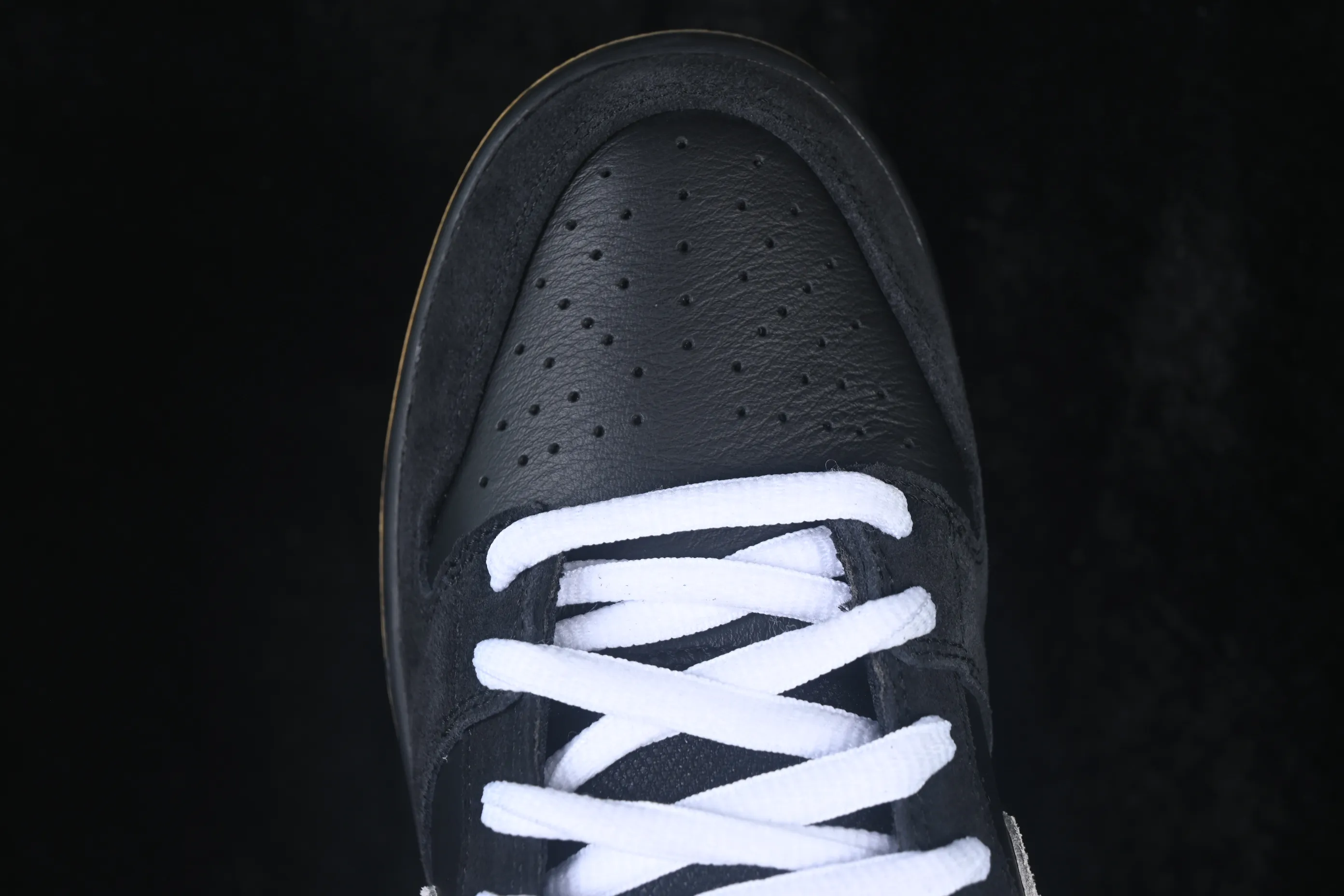 All Categories Nk SB Dunk Series Nk SB Dunk Low Low-top sneakers Foreign trade version Nike SB Dunk Low Raw rubber black and white Full toe layer low-top casual sneakers HF3704-003